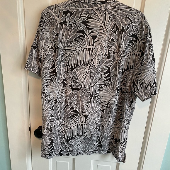 Tommy Bahama Coconut Fronds Short Sleeve Button Up Size Medium - Picture 5 of 6